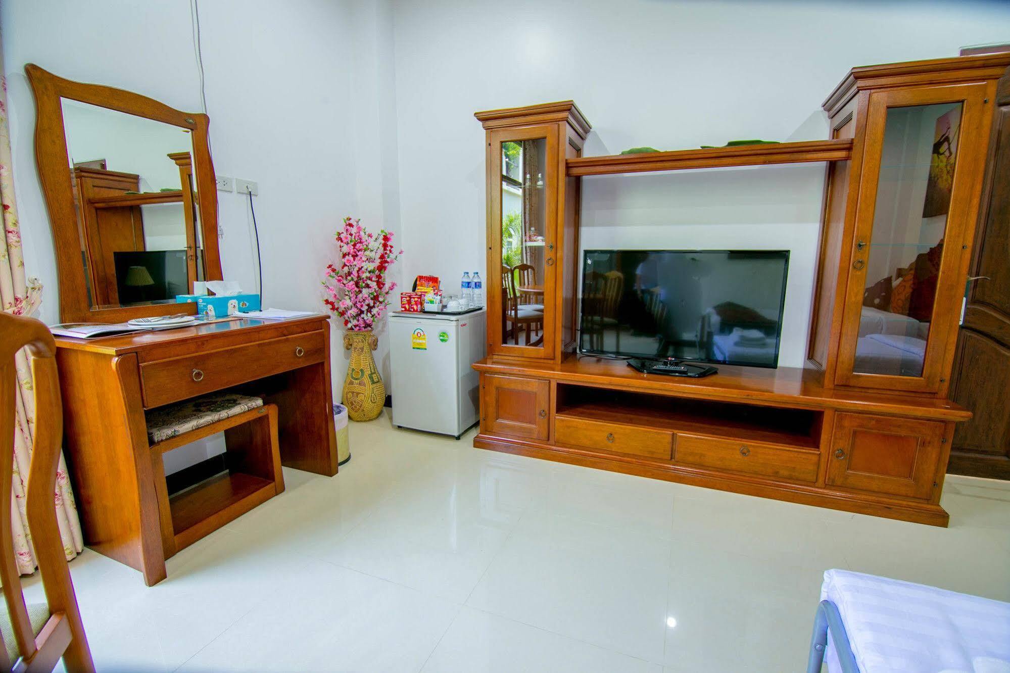Palm Oasis Appartement Nai Harn Buitenkant foto
